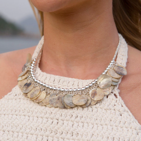 Colar Cachos Madre Pérolas