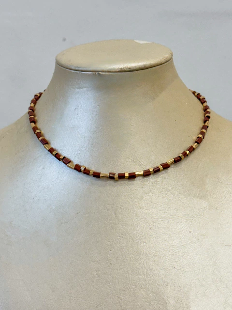 Colar Marrom Canutilho Dourado - comprar online