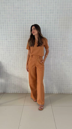 CALÇA ISABELA CARAMELO