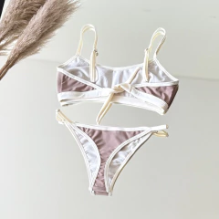 Aurora Nude y Crudo en internet