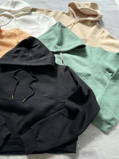 Buzo Nk basic crop frizado