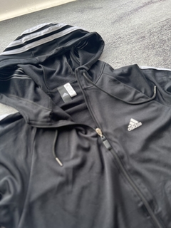 Campera Adi lycra térmica liviana en internet