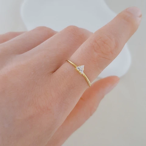 Anel triângulo zircônia regulável