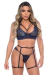 Modelo usando conjunto de lingerie sexy strappy sem bojo, na cor azul marinho, com detalhes em renda e ligas.