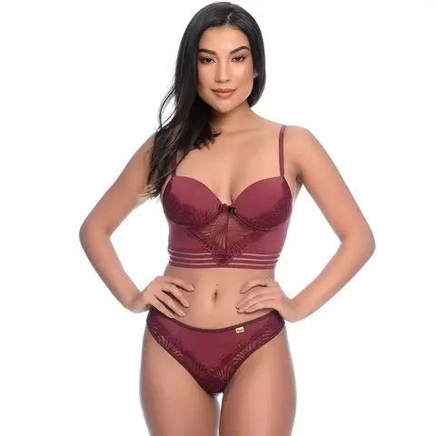 Conjunto com Bojo e Fio com Detalhes em Renda e Strappy