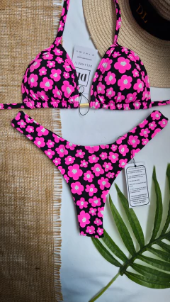 Imagem do *SALDÃO SEM TROCA OU DEVOLUÇÃO* Asa delta com Empina bumbum Jardim Secreto