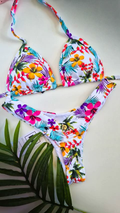 *SALDÃO SEM TROCA OU DEVOLUÇÃO* Asa delta com Empina bumbum Aurora Floral - comprar online
