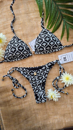 Lacinho Empina bumbum Lira - comprar online