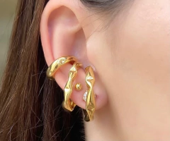 PIERCING FAKE PAR REDONDO AMASSADO JULIETTE na internet