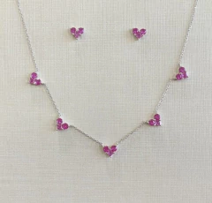 COLAR PRATA 925 CINCO CORAÇÕES LISOS E TRÊS PONTOS DE LUZ CENTRAIS/ SAFIRA PINK - loja online