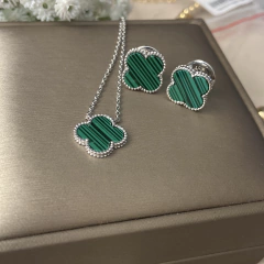 COLAR PRATA 925 TREVO GRANDE COM LATERAL DE BOLINHAS\ MALAQUITA - comprar online