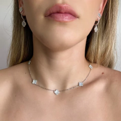 COLAR PRATA 925 COM 5 TREVOS COM BORDA CRAVEJADA\ MADREPÉROLA - comprar online