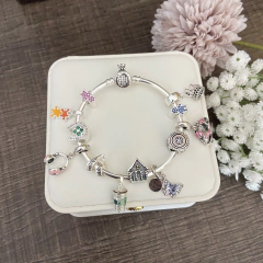 BRACELETE DE BERLOQUE ARO LISO SIMBOLO CRAVEJADO - comprar online