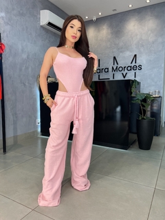 Conjunto estiloso na internet
