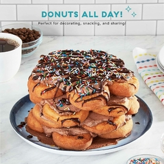 Delish By Dash Donut Maker, hace donas de 7 centímetros - Danielle's Store