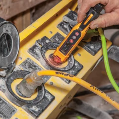 Detector De Voltaje Klein Tools Y Medidor De Distancia - Danielle's Store