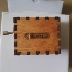 Imagen de Caja De Música Tallada De Madera