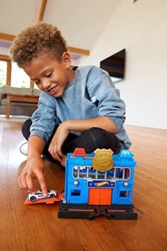 Hot Wheels Downtown Police Station Breakout Vehículo Playset en internet