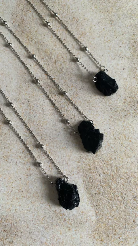 Colar Turmalina Negra Bruta