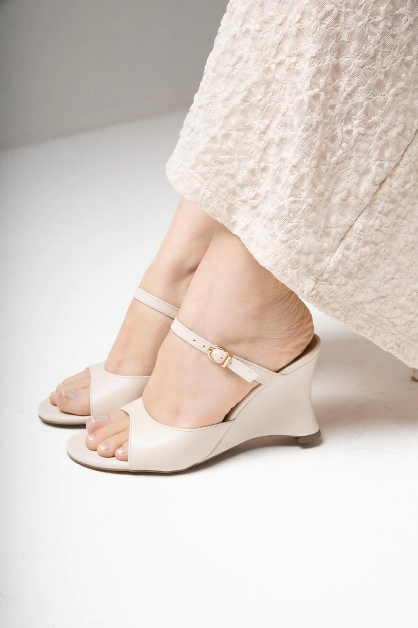 TAMANCO BITA OFF WHITE COURO LEGÍTIMO