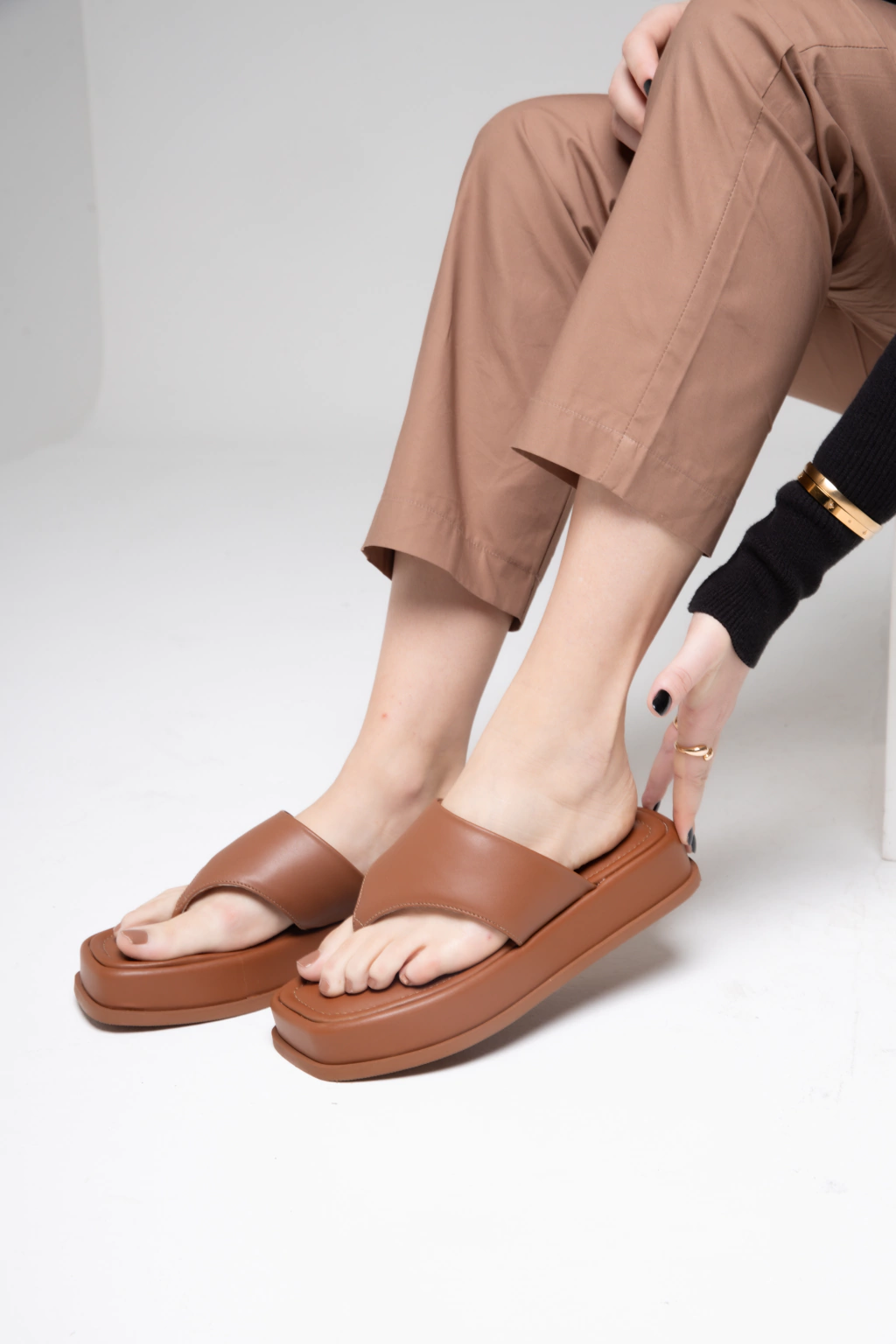 FLATFORM MIRELA CARAMELO
