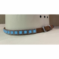 Bandinha Para Chapéu Strass Azul Bebe/Pérola Couro Marrom BC56 - comprar online