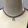 Choker EL Miçanga Furta-cor Ferradura Chumbo Strass Furta-cor CH148.1