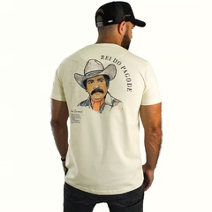 Camiseta Masculina Sacudido's Tião Carreiro Rei do Pagode Off White CM02T na internet