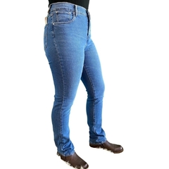 Calça Feminina Levi's 724 High Rise Straight Delave LB7240002 - Barcelos Country