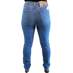 Calça Feminina Levi's 724 High Rise Straight Delave LB7240002 na internet