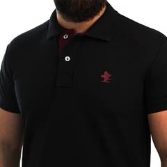 Camiseta Polo Sacudido´s - Preto c/ Vinho 8054P - Barcelos Country