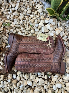 Bota Texana Feminina Goyazes Couro Jacaré Tabaco 253203-JP na internet