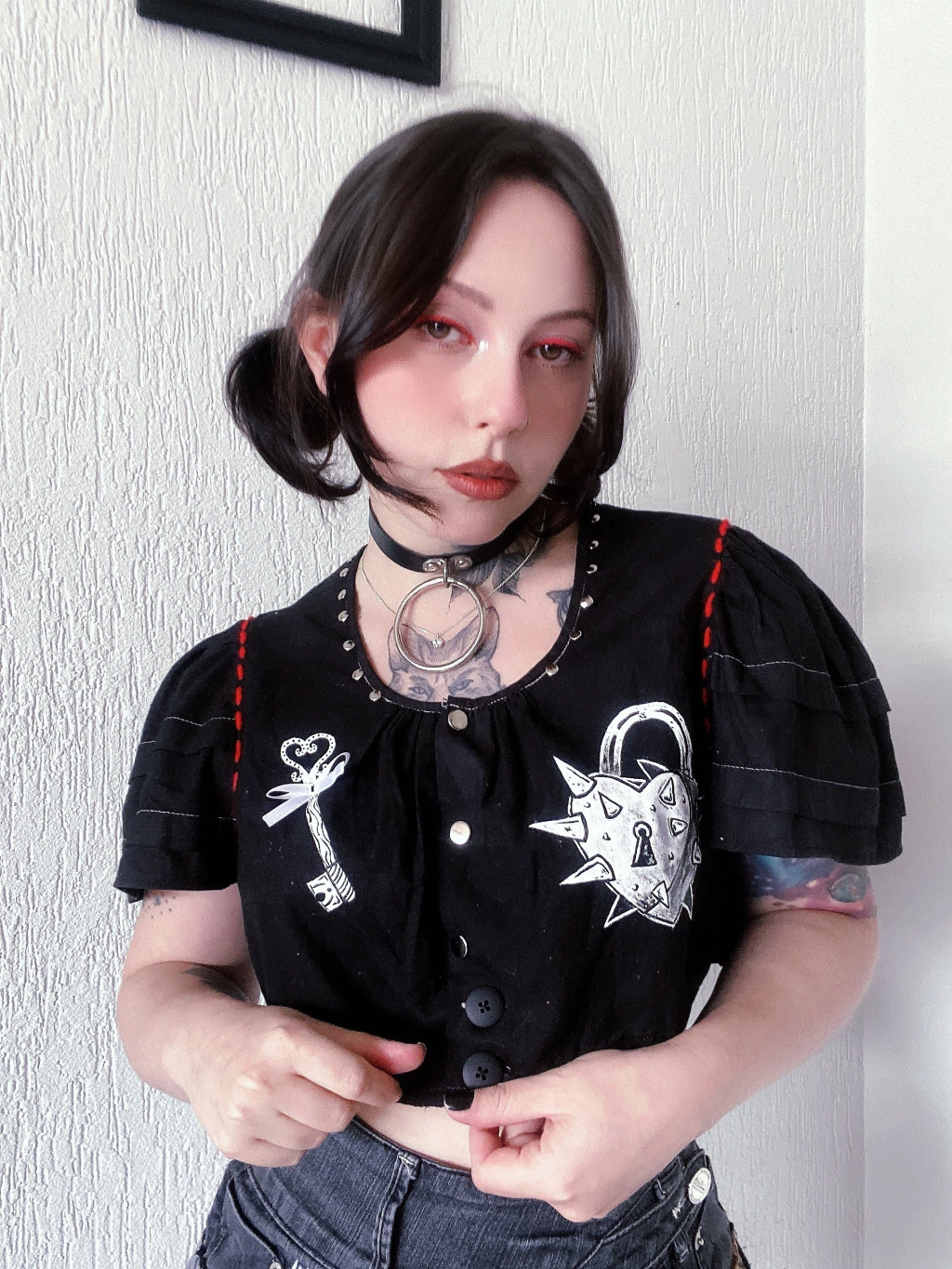 Cropped Locked Heart