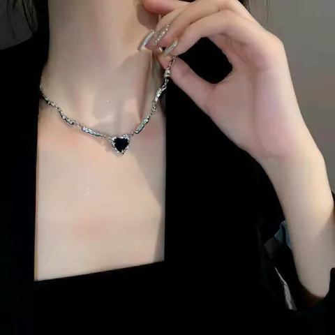 COLLAR BLACK