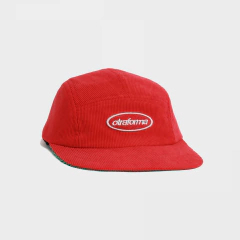 FIVE PANEL LOGO CLASSIC ROJA