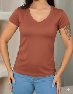 T-shirt Feminina Básica Decote V