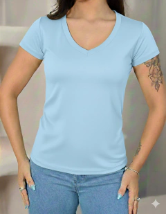 T-shirt Feminina Básica Decote V - Marandola Moda