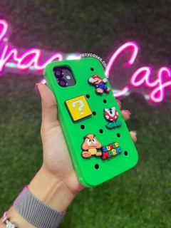 MARIO CASETIFY GREEN CHARMS IP 13 PRO MAX - comprar en línea