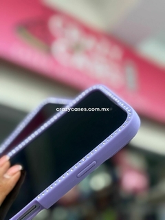 Case Glitter cristales lila ip 17 Pro - Crazy Cases