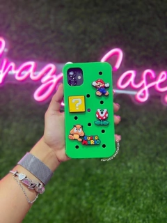 MARIO CASETIFY GREEN CHARMS IP 13 PRO MAX en internet
