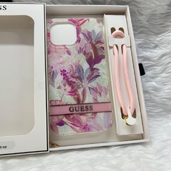 GUESS FLOWER PINK Ip 13 - comprar en línea
