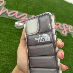North Face Black transparente Uso rudo ip 14 pro/13 pro - Crazy Cases