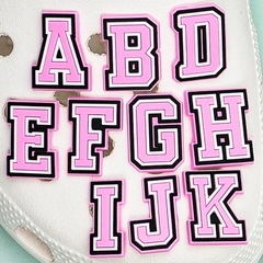 Charms/pines letras pink