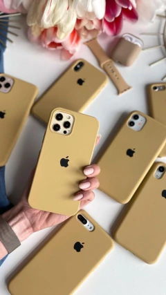 Apple Golden iphone 15 pro