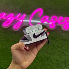 Jordan sneakers gris- AirPods Pro y pro 2