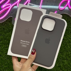 apple silicon magsafe stone titanio ip 15 pro max - Crazy Cases