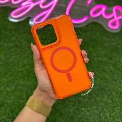 Uso rudo MagSafe naranja mate iPhone 15 pro