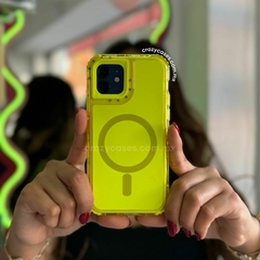 Uso rudo MagSafe amarillo neón mate iPhone 14 Pro Max