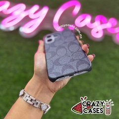 Case Coach Original Back ip 16 Plus en internet