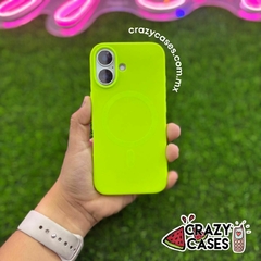 Case silicon verde magsafe - ip 16 pro max - Crazy Cases